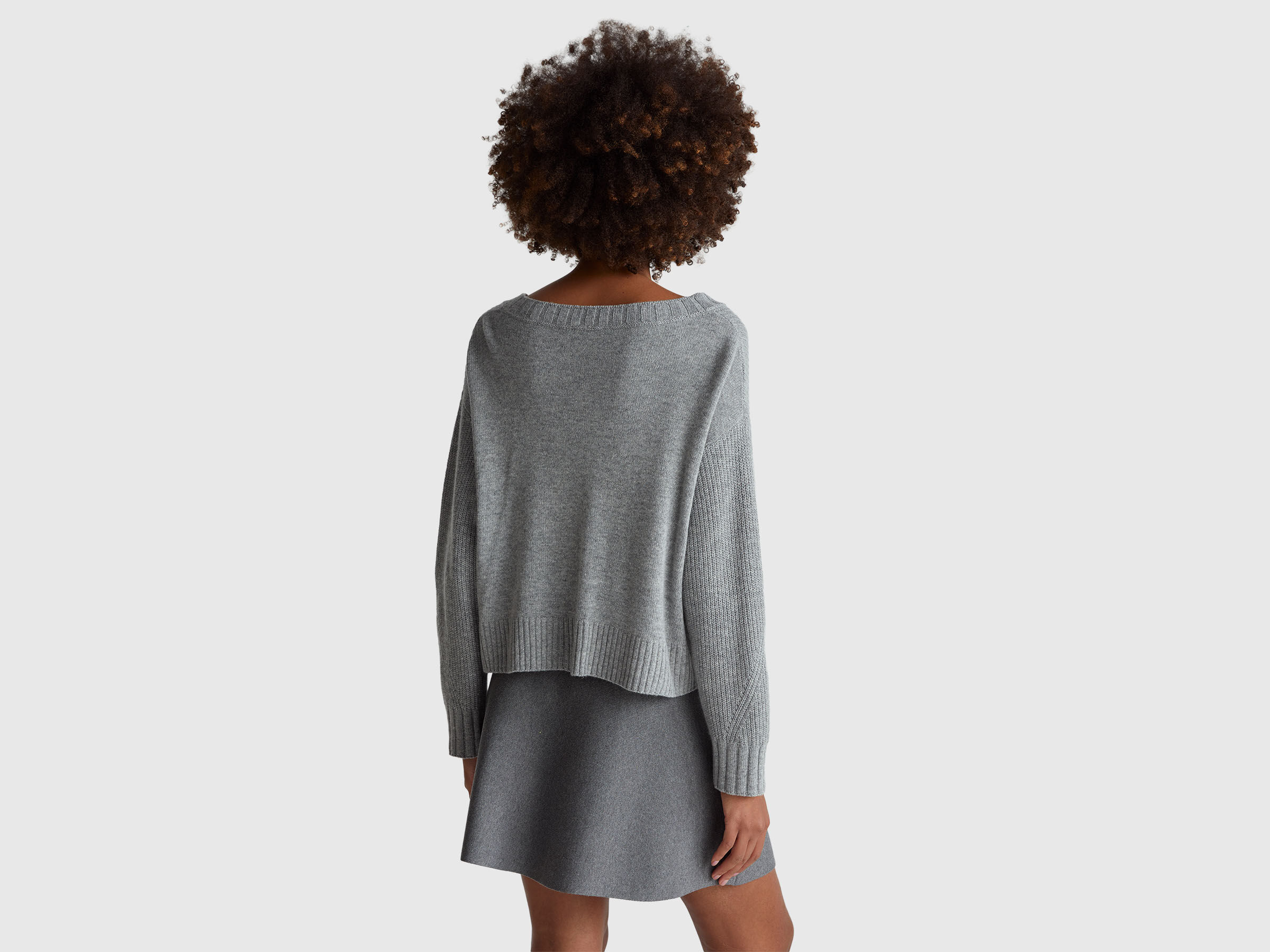 V NECK SWEATER L/S Women image number 2